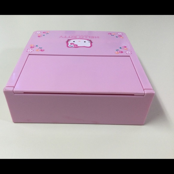 Hello Kitty Mirror Makeup/Jewelry Chest - Picture 6 of 6